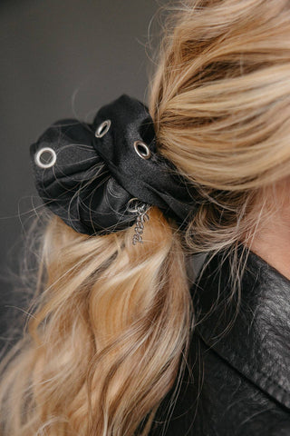 KAXI - HOT MOM GROMMET SCRUNCHIE