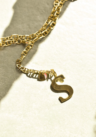 The Sis Kiss - All-American Initial Charm: Gold