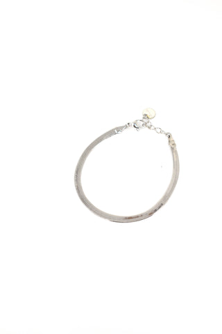 The Sis Kiss - Skinny Herringbone Bracelet: Gold