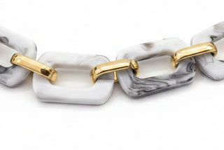 Luxe Iphone Chain Crossbody
