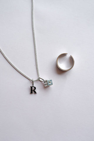 The Sis Kiss - Solid Initial Charm: Silver