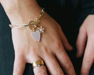 The Sis Kiss - Keepsake Chain Bracelet | Charm Bracelet Gold