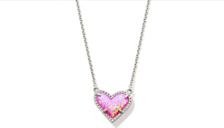 Ari Heart Short Pendant Necklace