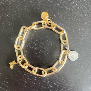 The Sis Kiss - Token Charm Bracelet |Adjustable : Silver