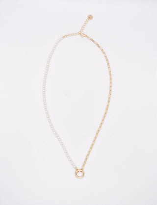 The Sis Kiss - Pearl and Paperclip Chain Charm Necklace: Gold