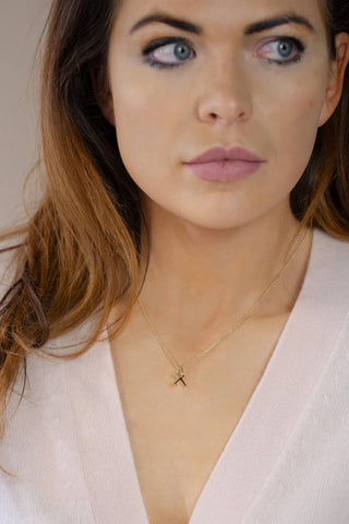The Sis Kiss - Jet Set Charm