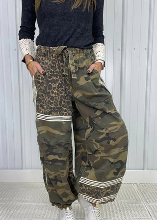 POL Printed Camo Woven Contrast Band Jogger Pants