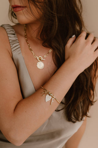 The Sis Kiss - Keepsake Chain Necklace | Charm Necklace Gold