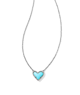 Ari Heart Short Pendant Necklace