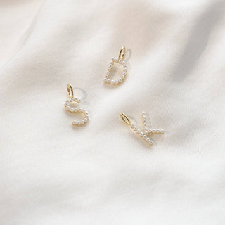The Sis Kiss - Pearl Initial Gold Charm