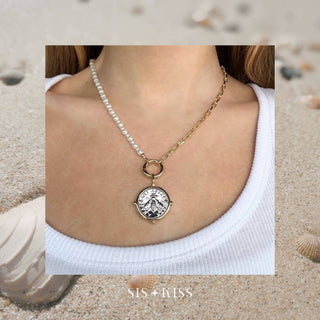 The Sis Kiss - Pearl and Paperclip Chain Charm Necklace: Gold