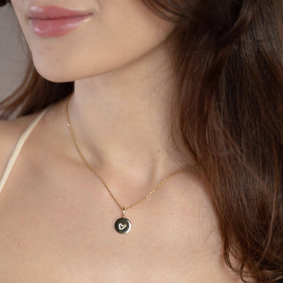 The Sis Kiss - Engraved Heart Charm