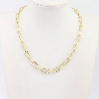 The Sis Kiss - Editor Charm Necklace