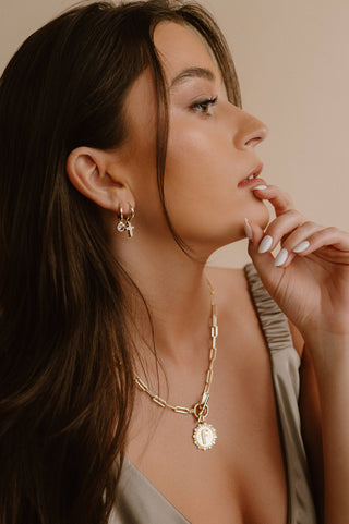 The Sis Kiss - Keepsake Chain Necklace | Charm Necklace: Silver