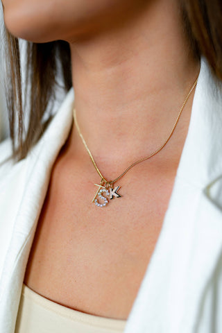 The Sis Kiss - Peace and Love Charm: Gold