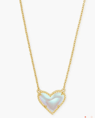 Ari Heart Short Pendant Necklace