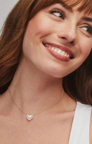 Ari Heart Short Pendant Necklace