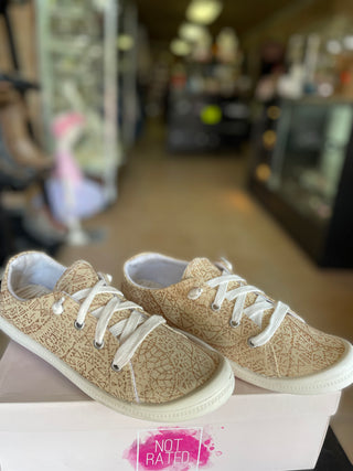Mizumi Cream Sneakers
