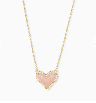 Ari Heart Short Pendant Necklace
